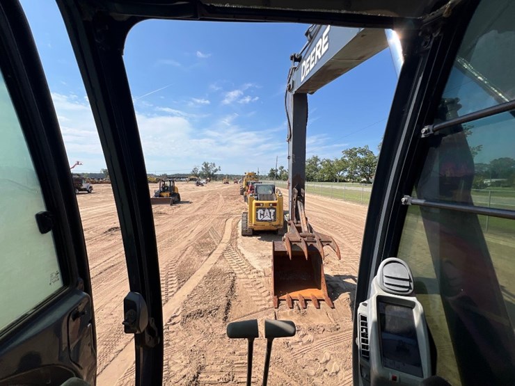 2018-deere-160g-lc-image-50