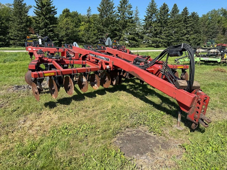 case-ih-730b-ecolo-tiger-disk-ripper,-rear-leveler,-30”-spacing,-2-bearings-are-out-but-2-good-used-image-1