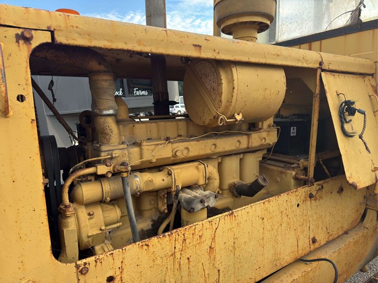 caterpillar-120-image-17