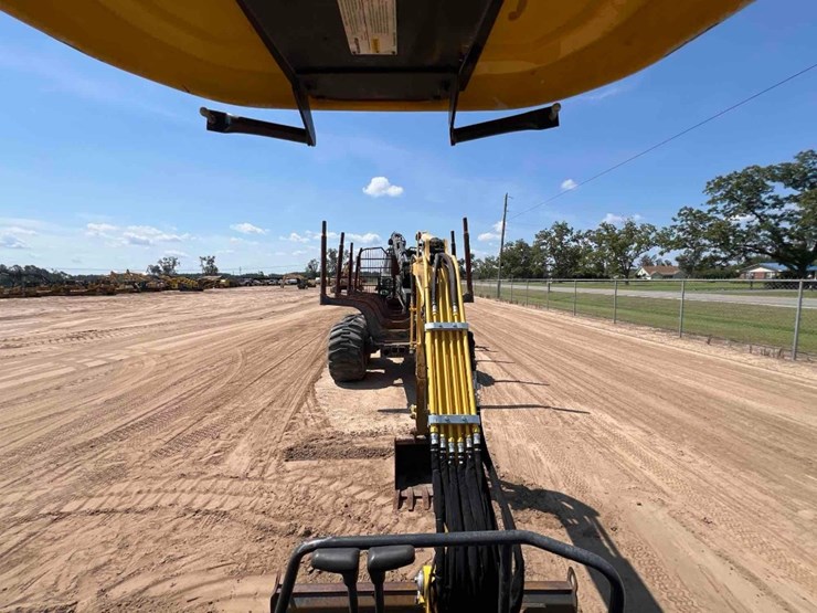 2015-komatsu-pc35-image-41