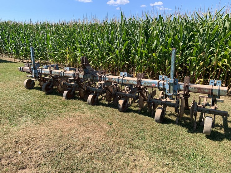 allied-8-row-cultivator-image-11