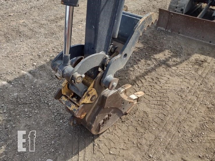 2022-deere-17g-image-16
