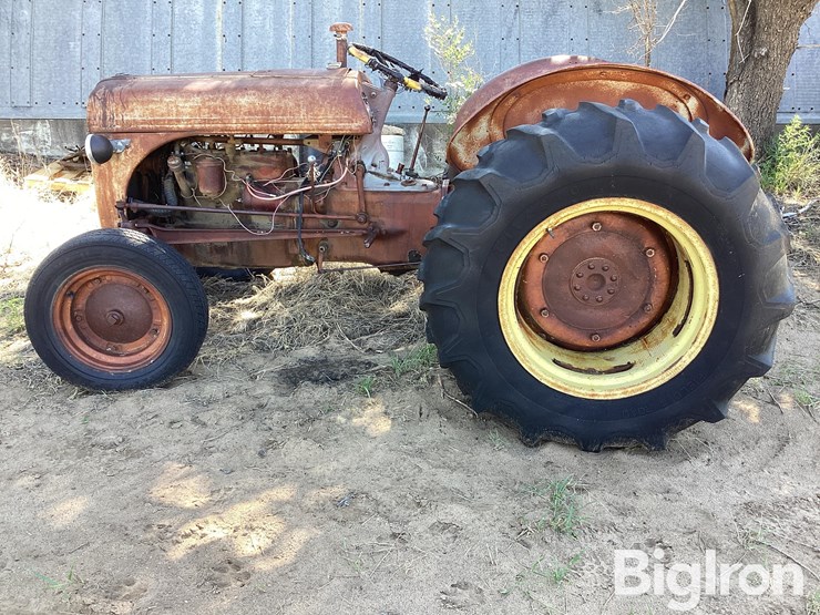 ford-tractor-image-8