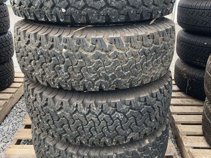 8-bolt-alloy-rim-and-lt265/75r16-bfgoodrich-all-terrain-t/a-tires---set-of-4-image-7