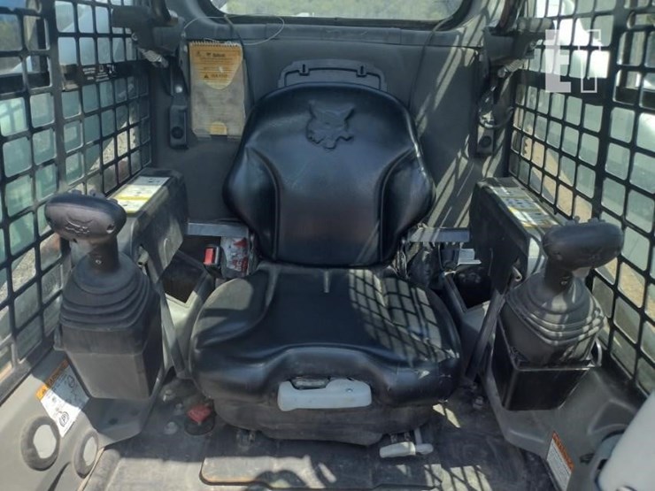 2020-bobcat-t590-image-12