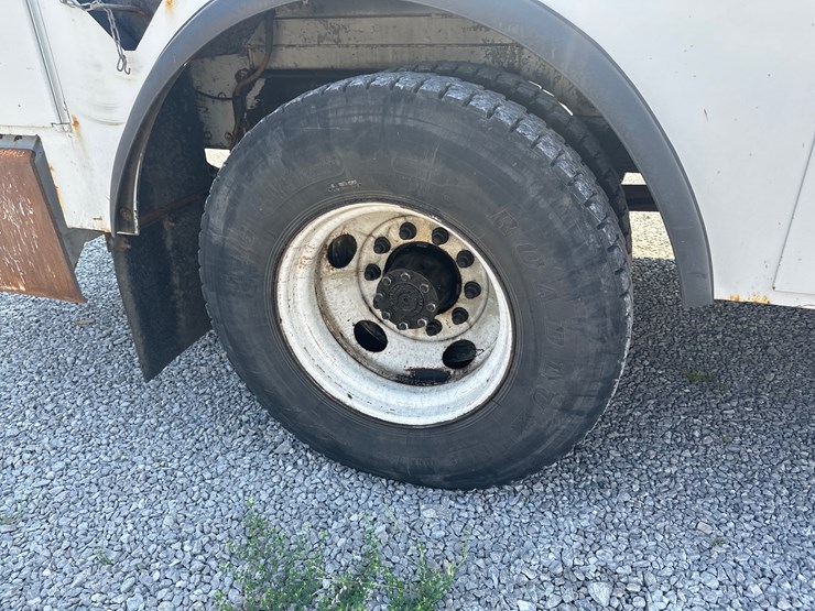 ford-f750-xl-image-10