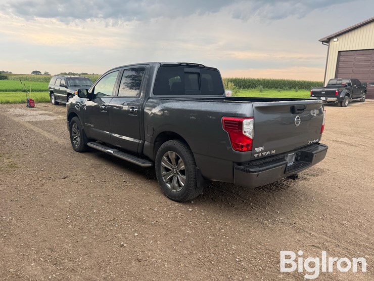 2017-nissan-titan-image-7