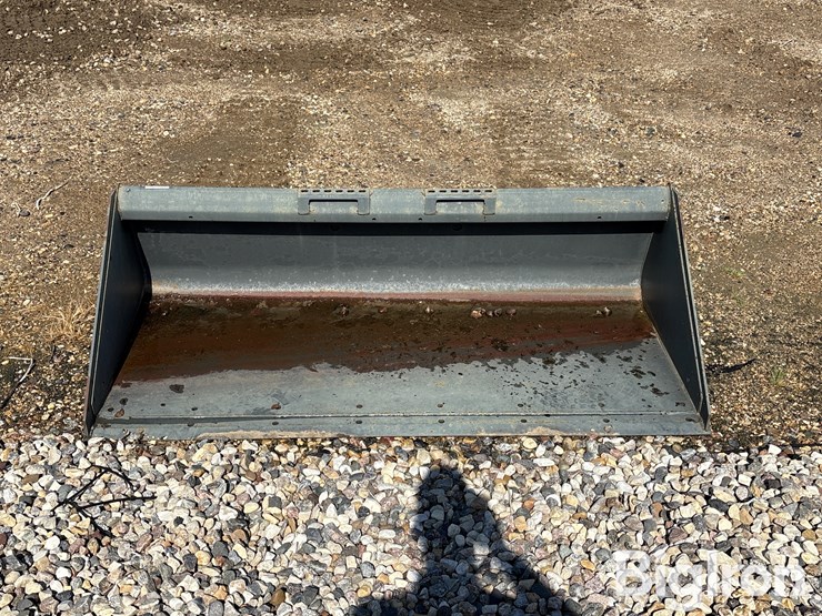 bobcat-74”-heavy-duty-skid-steer-bucket-image-2