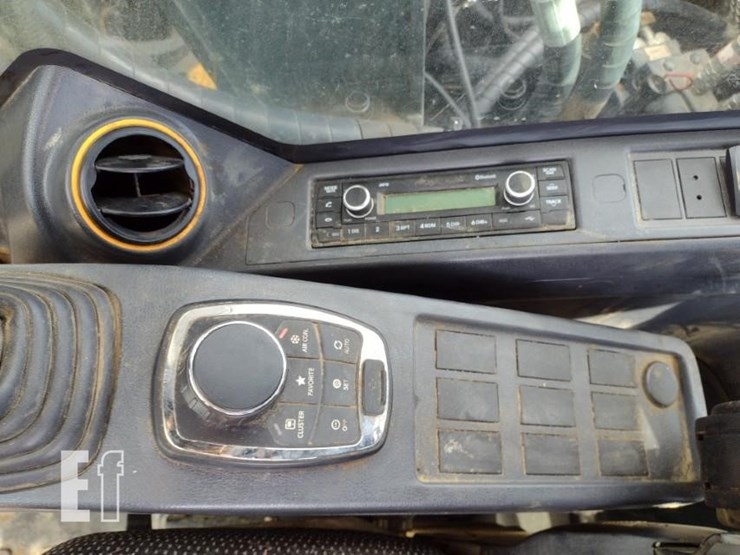 2022-hyundai-hx140al-image-10