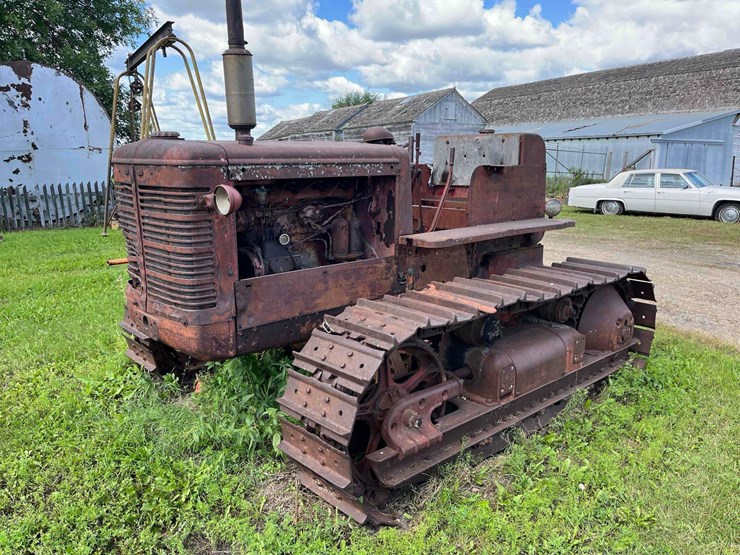 international-td14-crawler-image-3