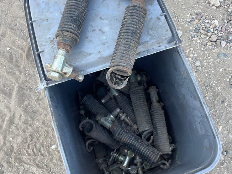 springs-for-12-row-white-planter-image-2