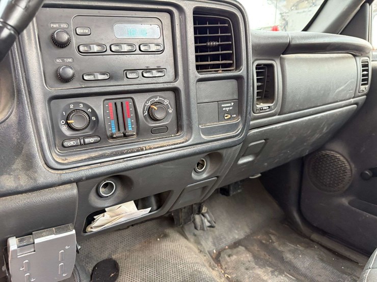 2006-chevrolet-2500-image-30