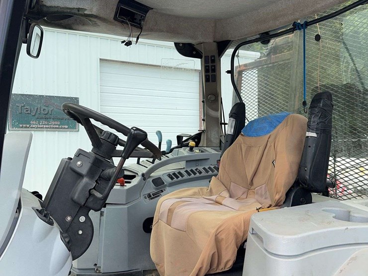 new-holland-t6020-image-10