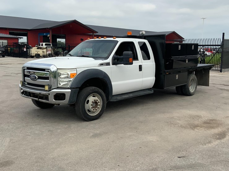 2011-ford-f550-xlt-image-1