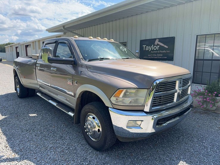 2010-dodge-3500-image-6