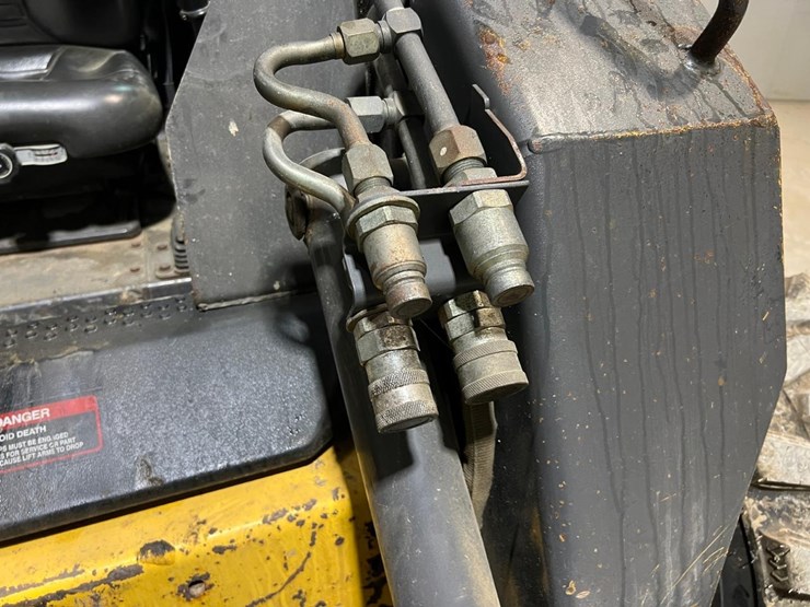 new-holland-ls180-image-11