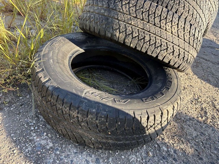 (4)-bridgestone-dueler-a/t-tires,-265/70r17-image-5