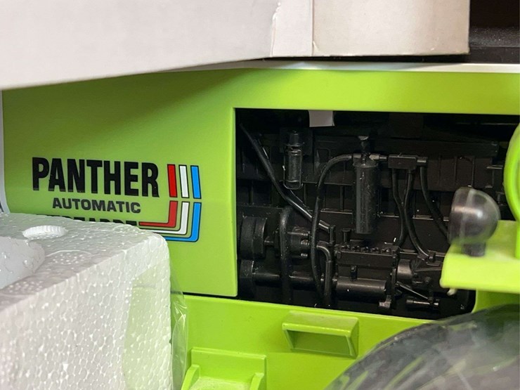 1/16-steiger-panther-pta-325-prestige-nib-ertl-image-12