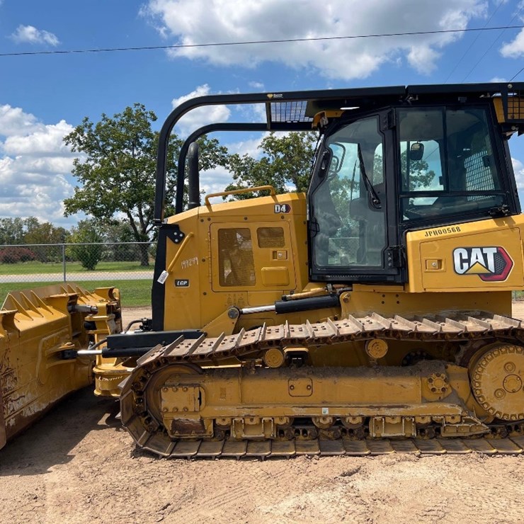 2021 CATERPILLAR D4 LGP
