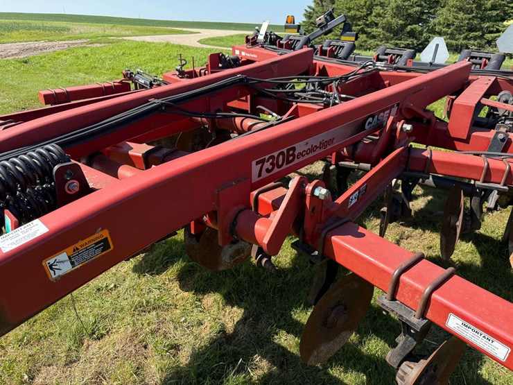 case-ih-730b-ecolo-tiger-disk-ripper,-rear-leveler,-30”-spacing,-2-bearings-are-out-but-2-good-used-image-21