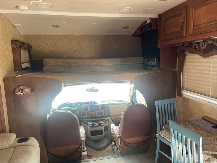 2010-ford-e450-image-14