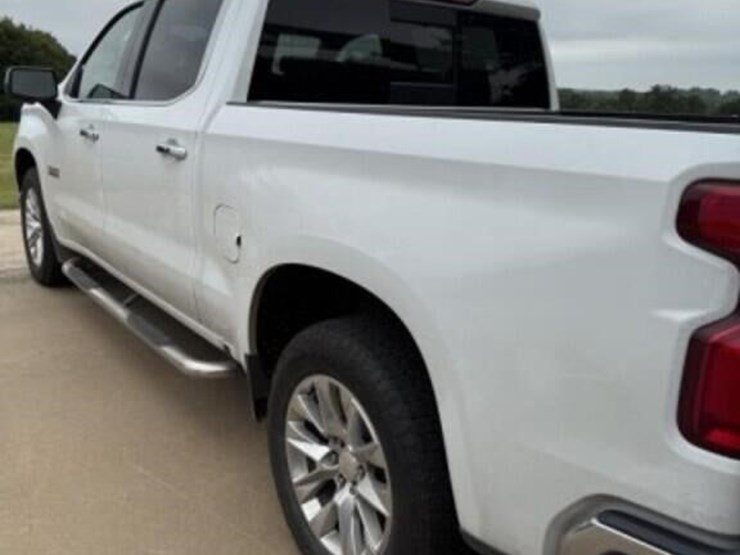 2019-chevrolet-silverado-image-14