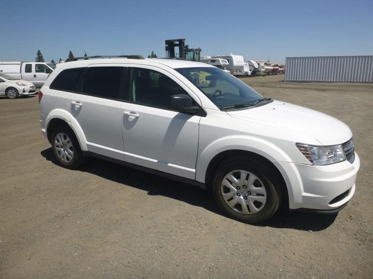 2017-dodge-journey-image-2