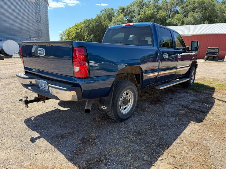 2005-chevrolet-2500-image-8