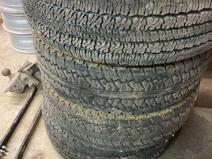 4-firestone-265/75r16-tires-image-2