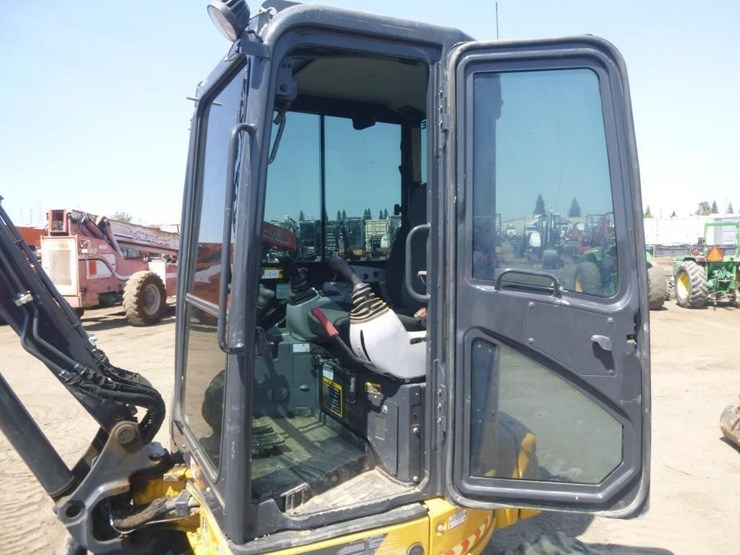 2022-deere-35g-image-7