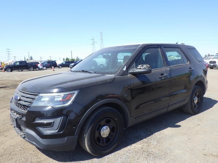 2017-ford-explorer-image-1