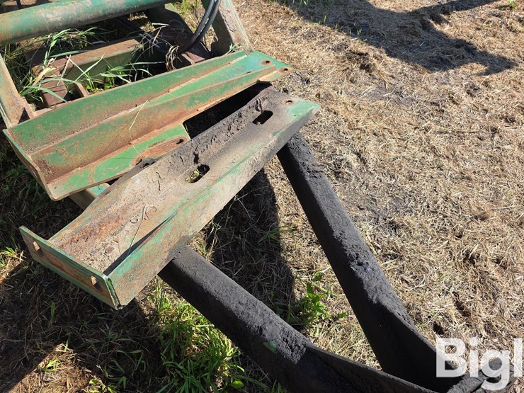 john-deere-12-image-17