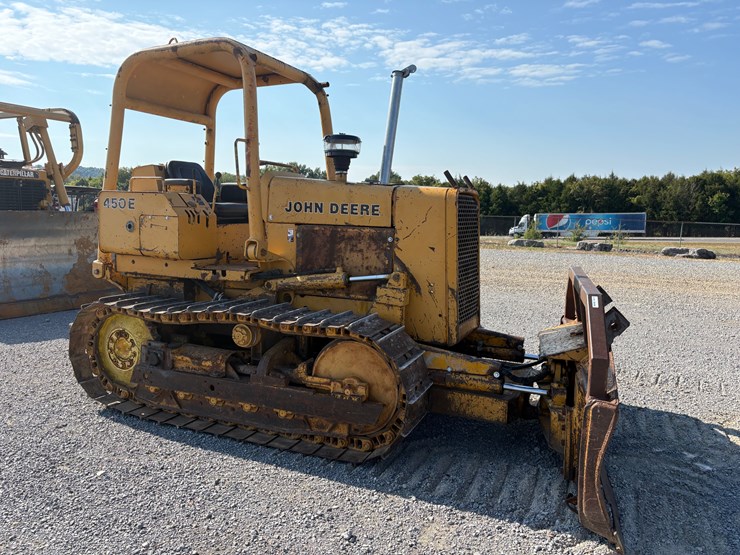 john-deere-450e-image-3