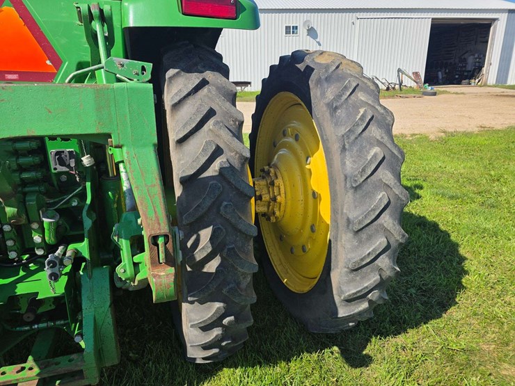 2004-john-deere-8320-image-40