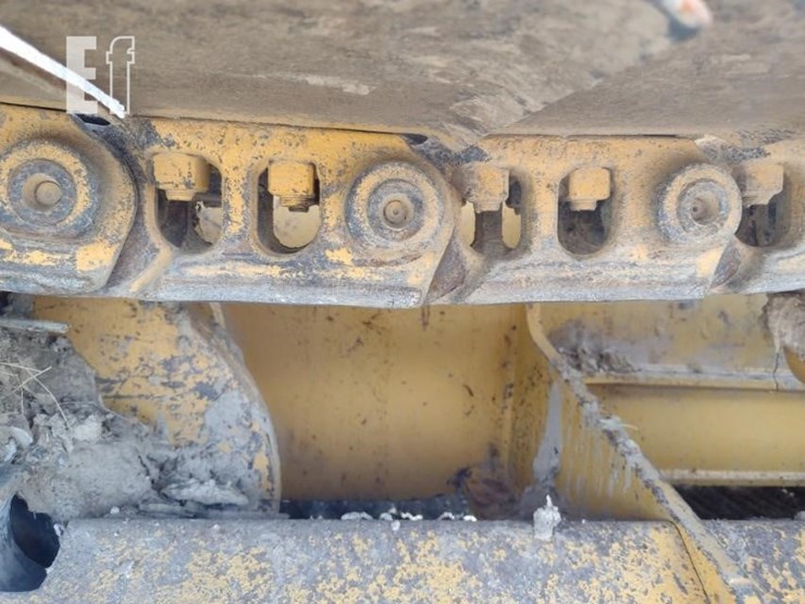 2004-deere-650h-image-31