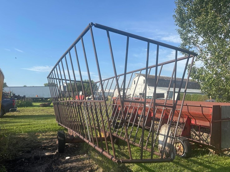 livestock-feeder-wagon-image-3