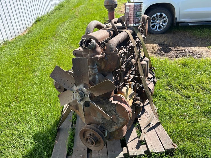 international-td14-crawler-image-30