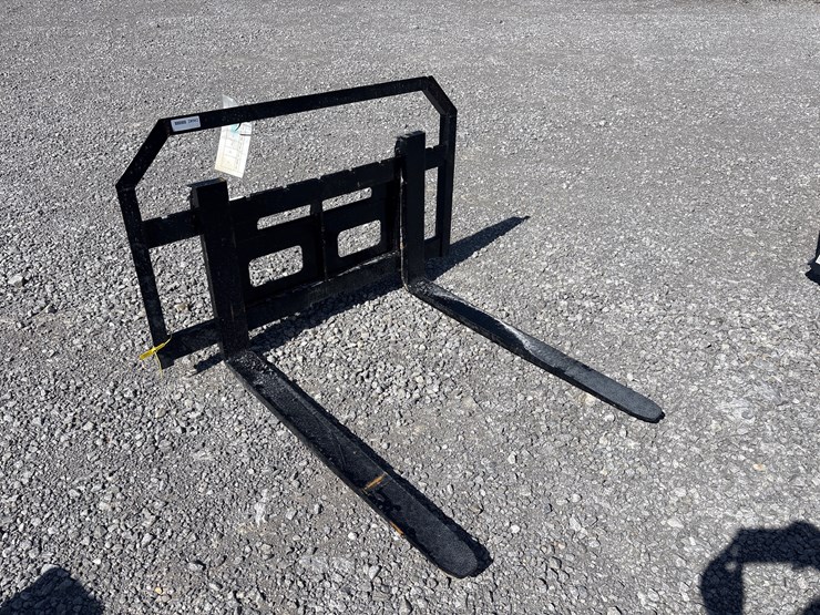 #28502-•-pallet-forks-image-2