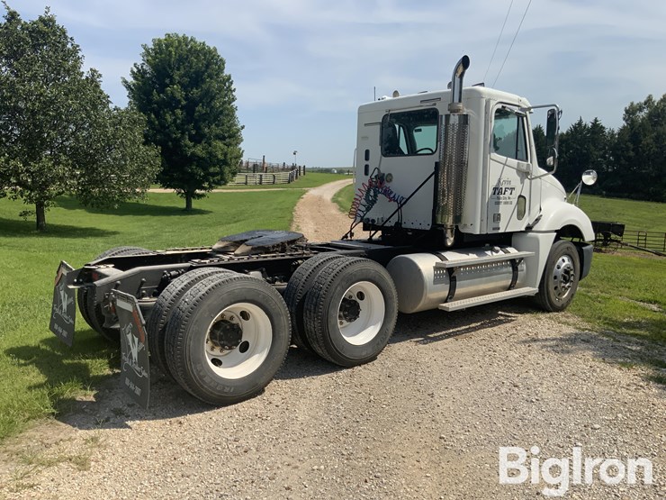 2005-freightliner-columbia-120-image-5