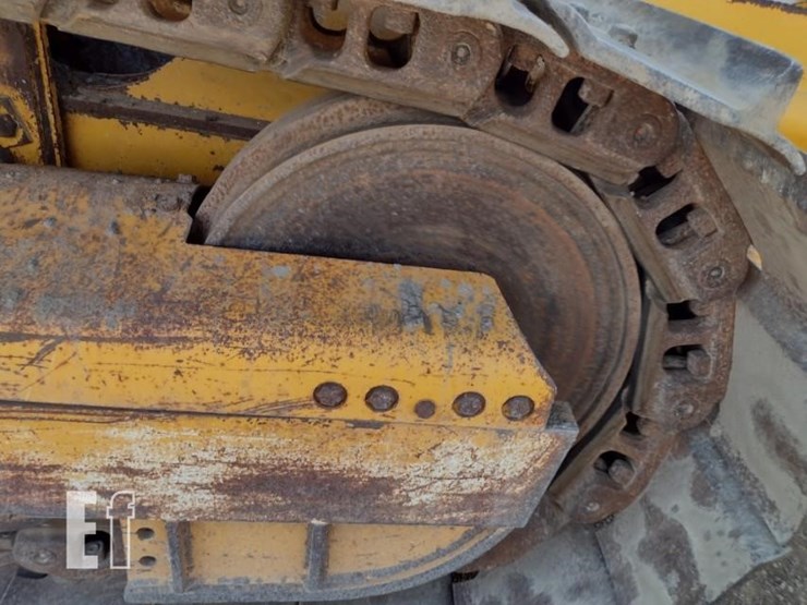 2012-deere-700j-lt-image-30
