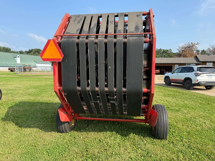massey-ferguson-560-image-8