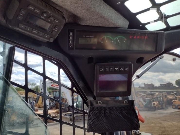 2022-deere-333g-image-7