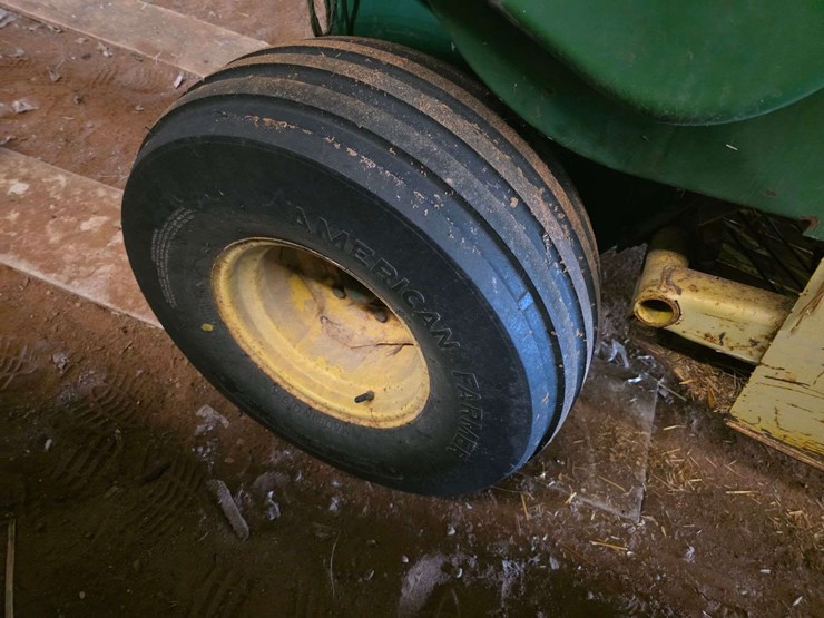 john-deere-336-image-10