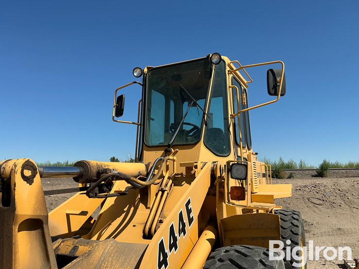 deere-444e-image-11