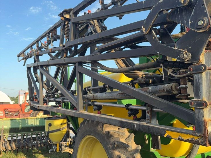 top-air-1200-sprayer,-90ft-boom,-monitor-control-box,-manual,-hydraulic-drive,-1200-gallon-tank,-used-this-spring,-20"-spacing,-320/90r46-tires-image-16