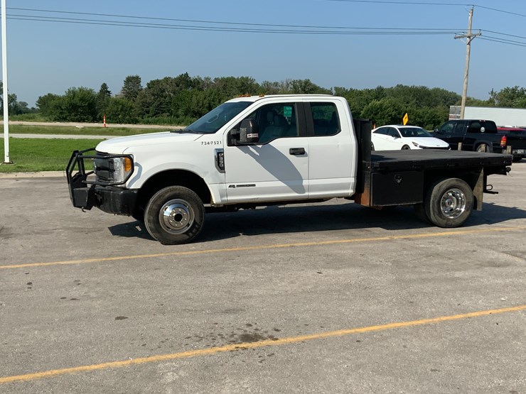 2017-ford-f350-xl-image-3