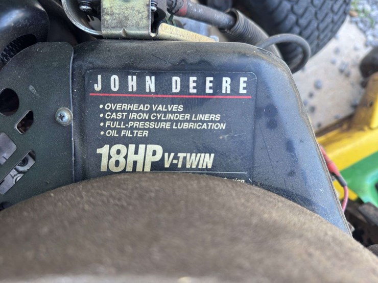 john-deere-235-image-13