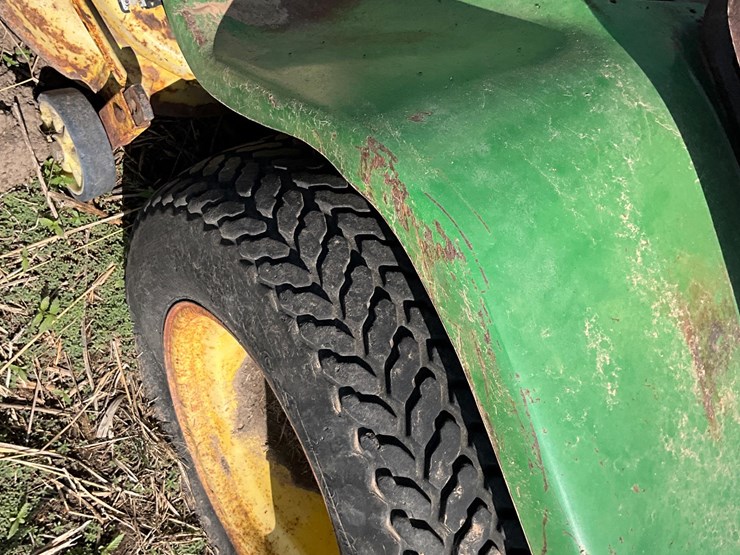 john-deere-212-image-17