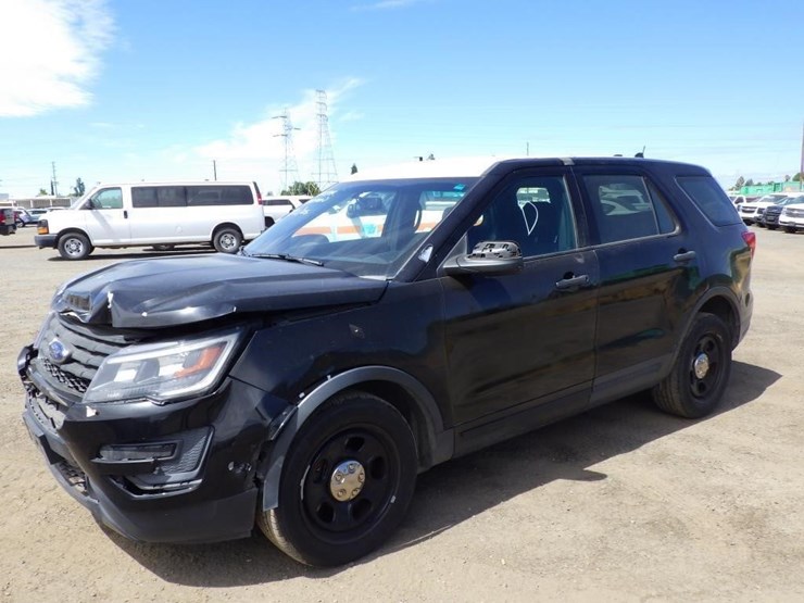 2018-ford-explorer-image-2