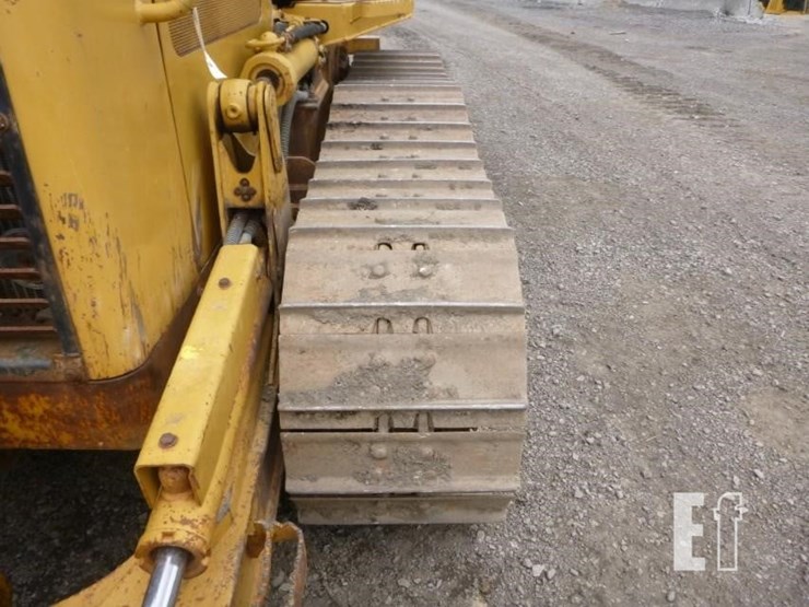 2005-caterpillar-d4g-xl-image-30